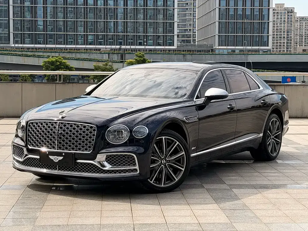 Bentley Flying Spur PHEV — фото 1