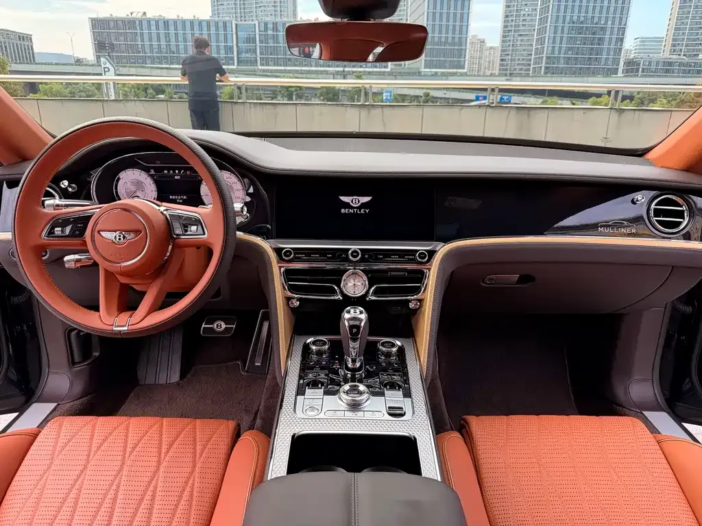 Bentley Flying Spur PHEV — фото 4