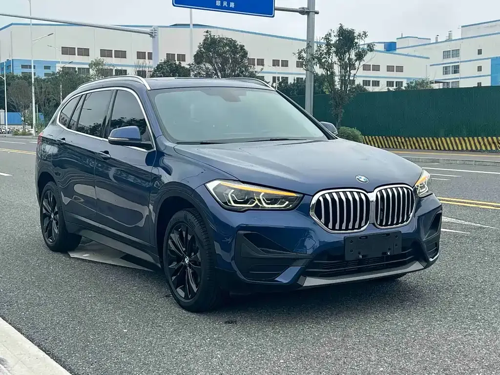 BMW X1 — фото 8