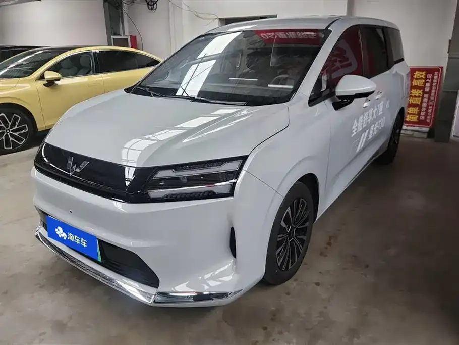 Wuling Starlight 730 New Energy — фото 1