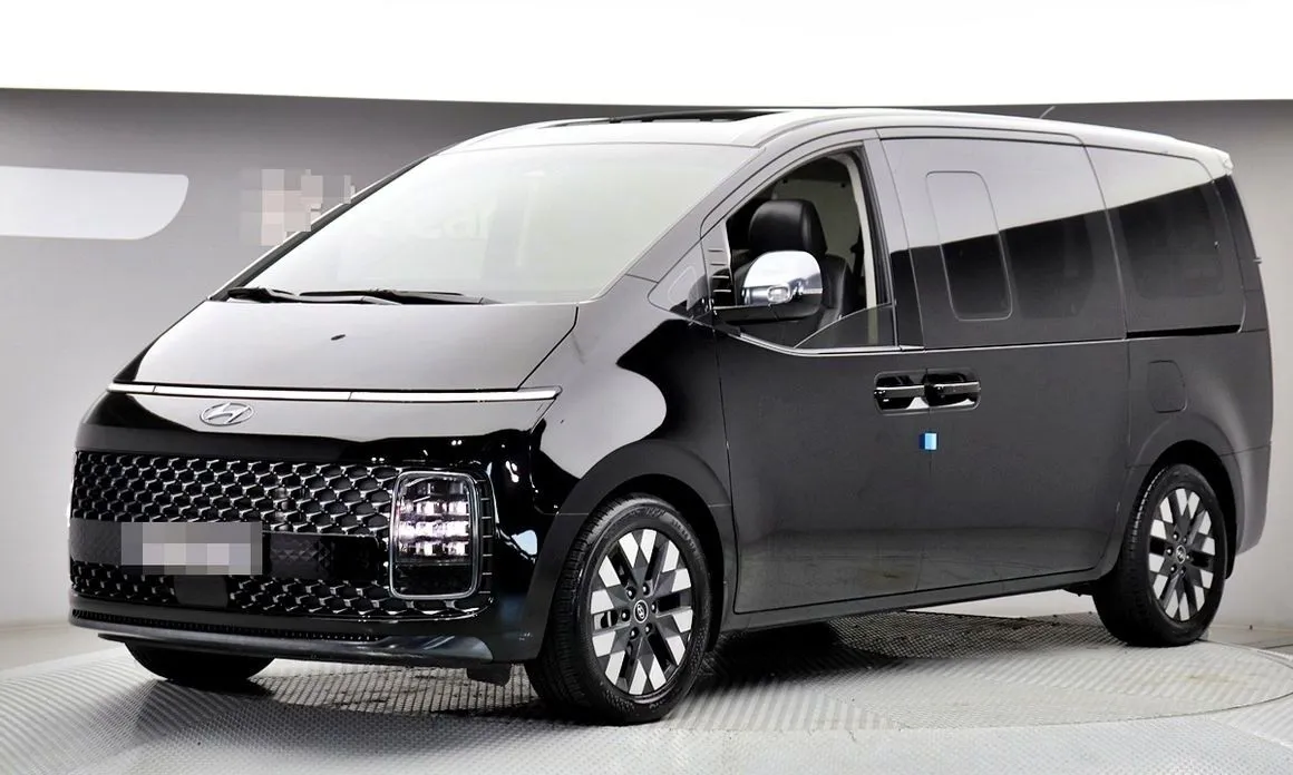 Hyundai Staria — фото 1