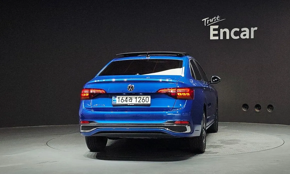 Volkswagen Jetta — фото 5