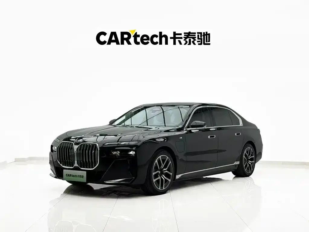BMW i7 — фото 1