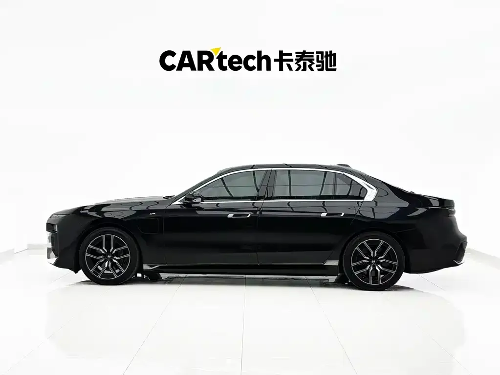 BMW i7 — фото 3