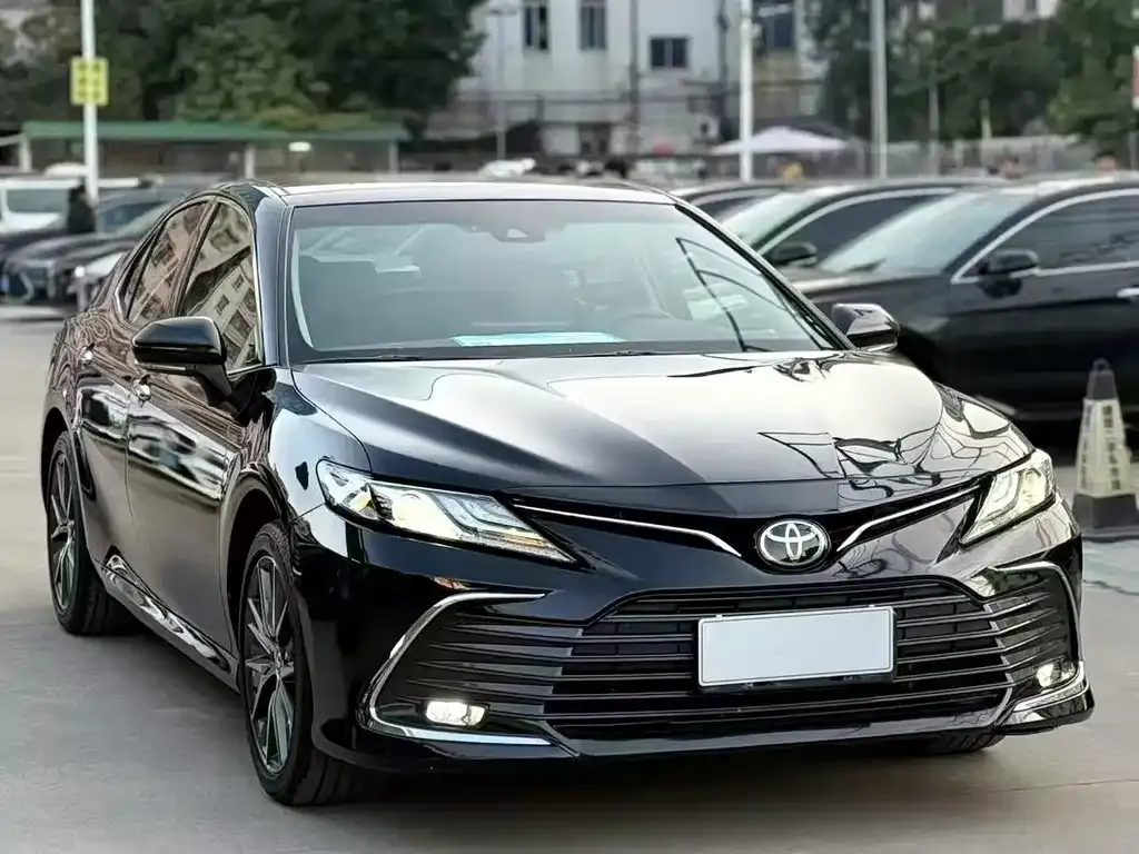 Toyota Camry — фото 6