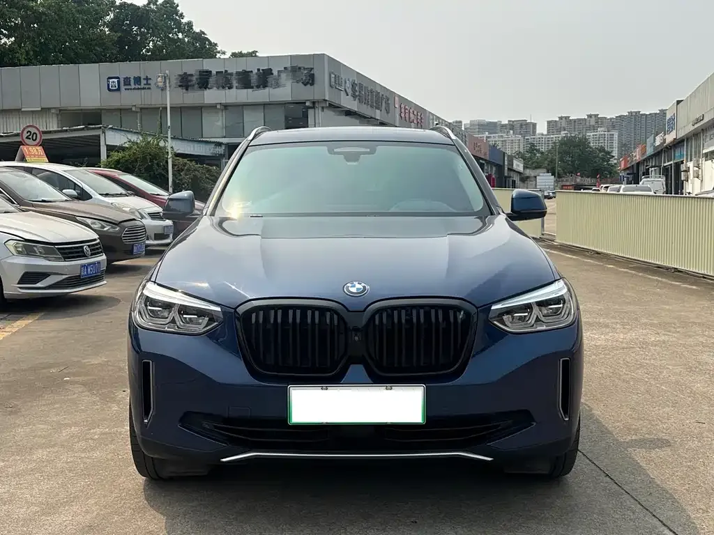 BMW iX3 — фото 4