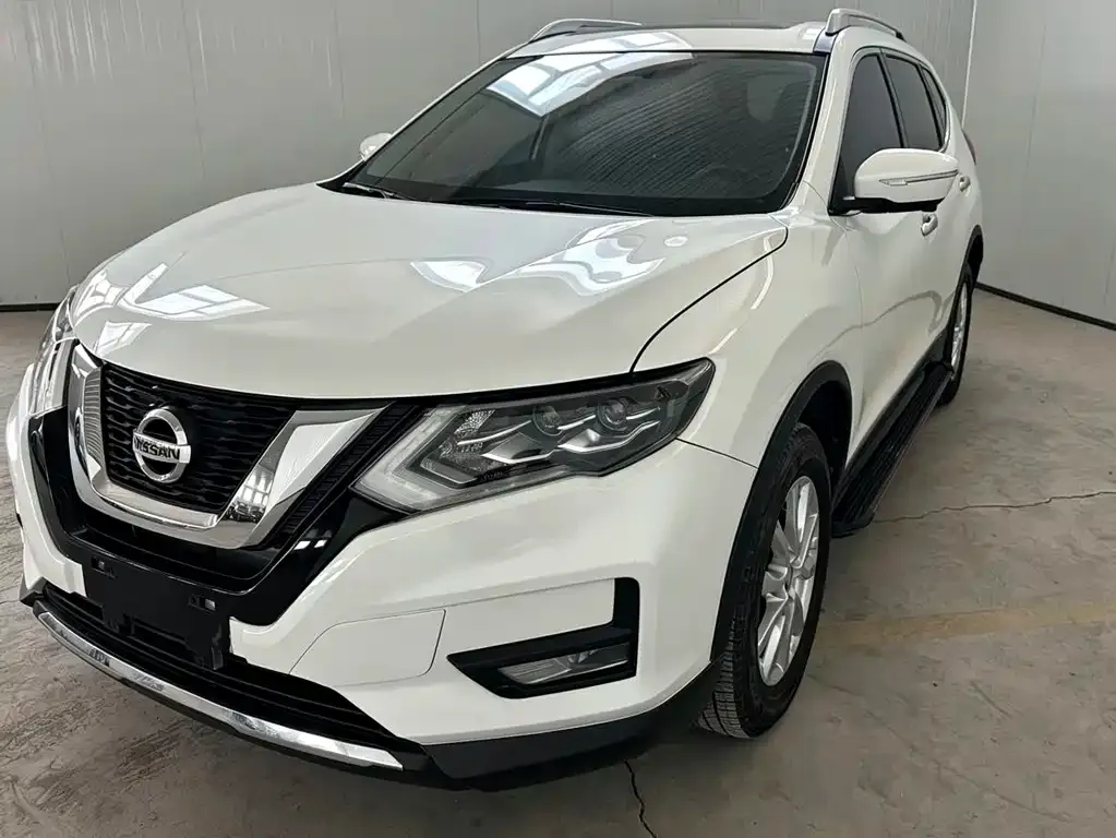 Nissan X-Trail — фото 1