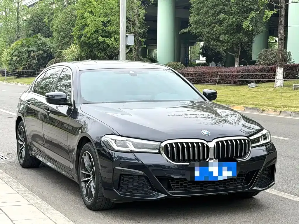 BMW 5 Series — фото 5