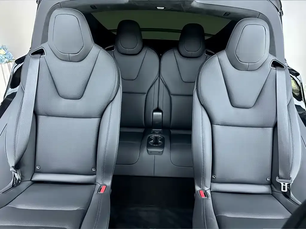 Tesla Model X — фото 7
