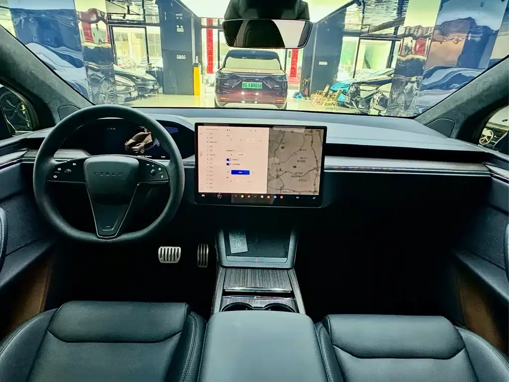 Tesla Model X — фото 3