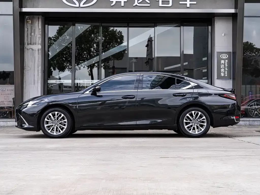 Lexus ES — фото 5
