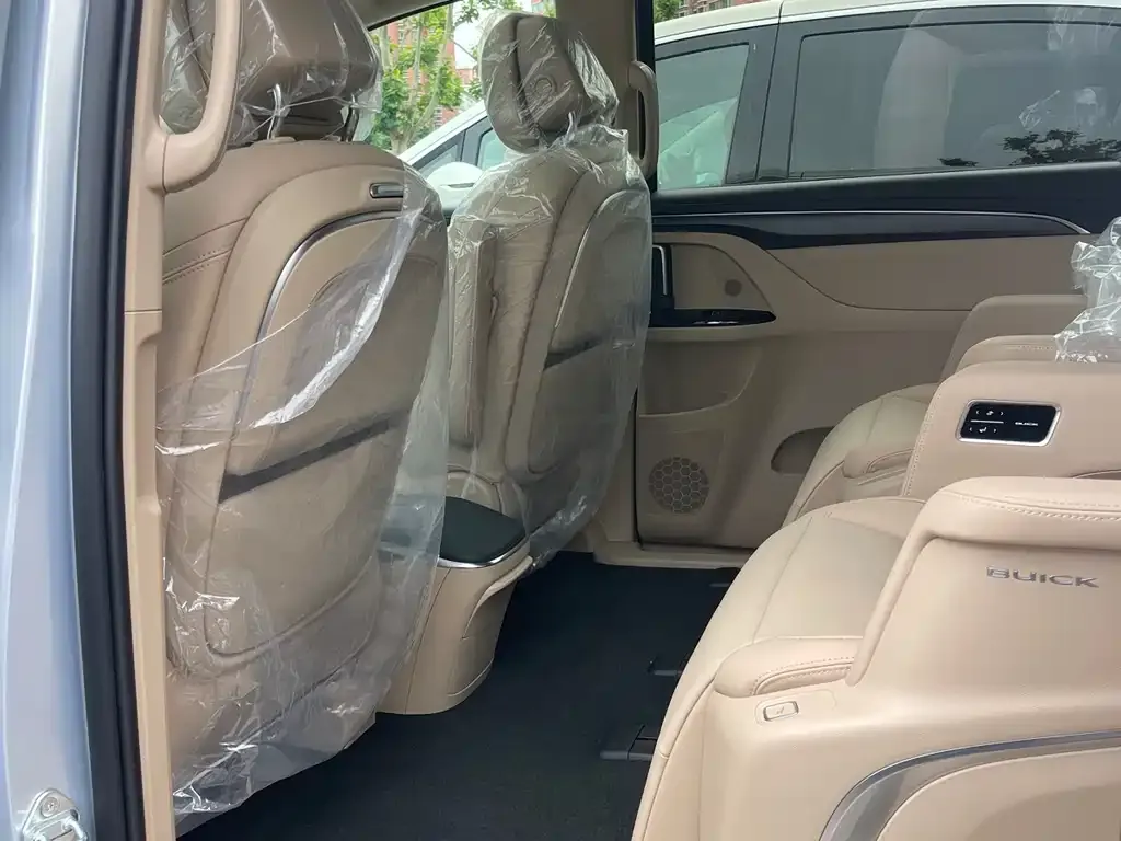 Buick GL8 Hybrid — фото 2