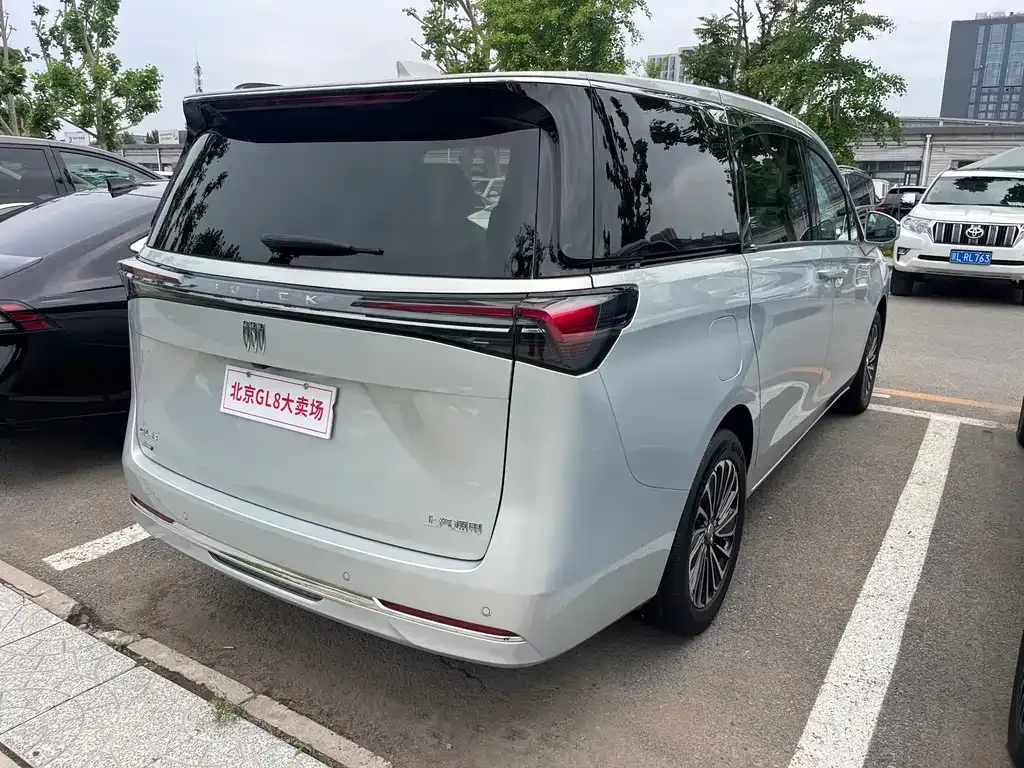 Buick GL8 Hybrid — фото 8