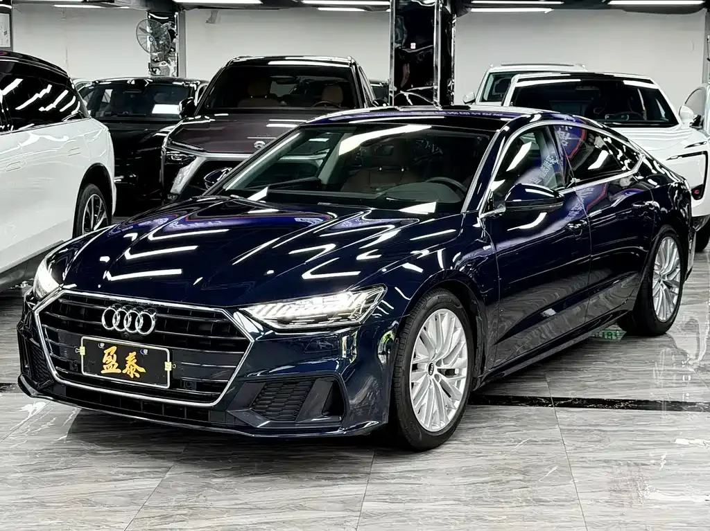 Audi A7 — фото 1