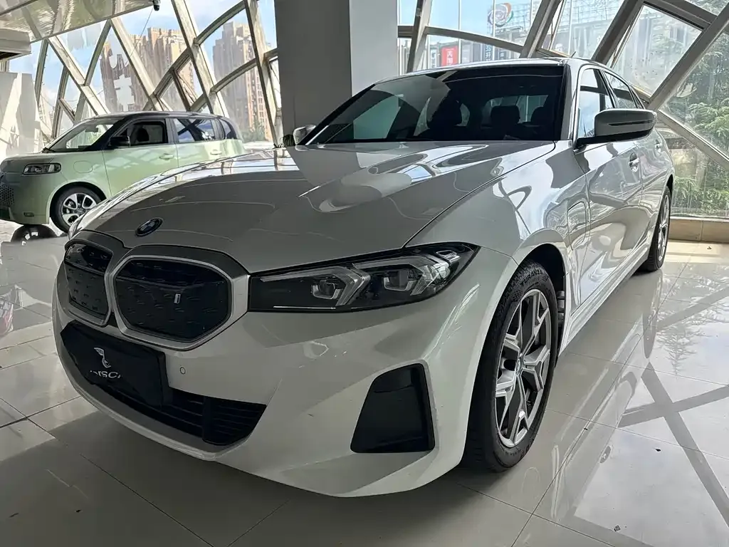 BMW i3 — фото 1
