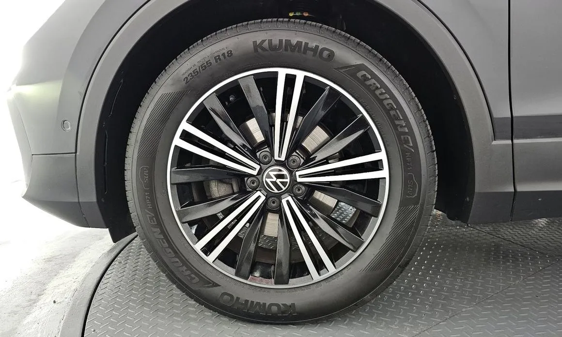 Volkswagen Tiguan — фото 8