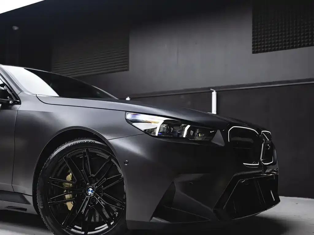 BMW M5 New Energy — фото 6