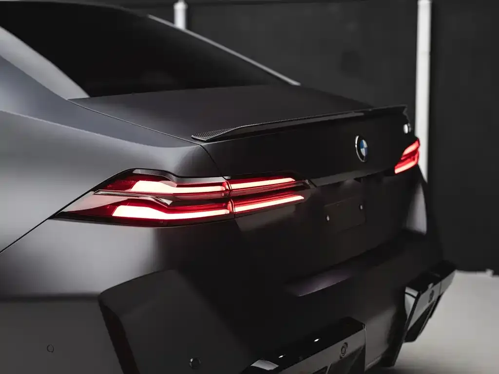 BMW M5 New Energy — фото 4