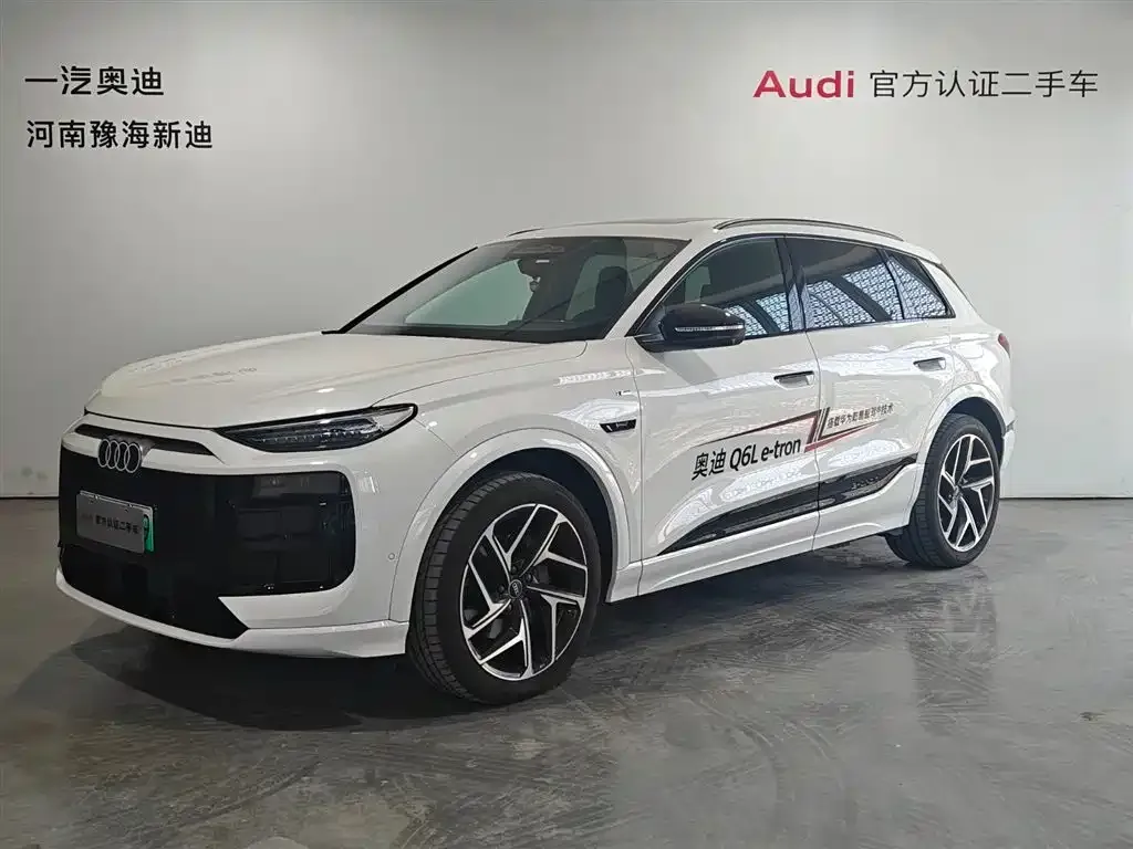 Audi Q6L e-tron — фото 1