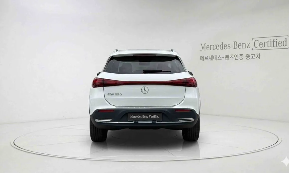 Mercedes-Benz EQA — фото 10