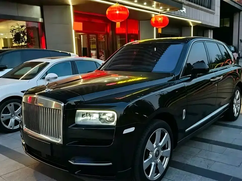Rolls-Royce Cullinan — фото 1