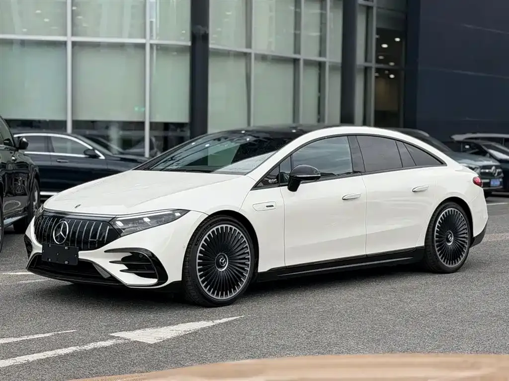 Mercedes-Benz EQS AMG — фото 1