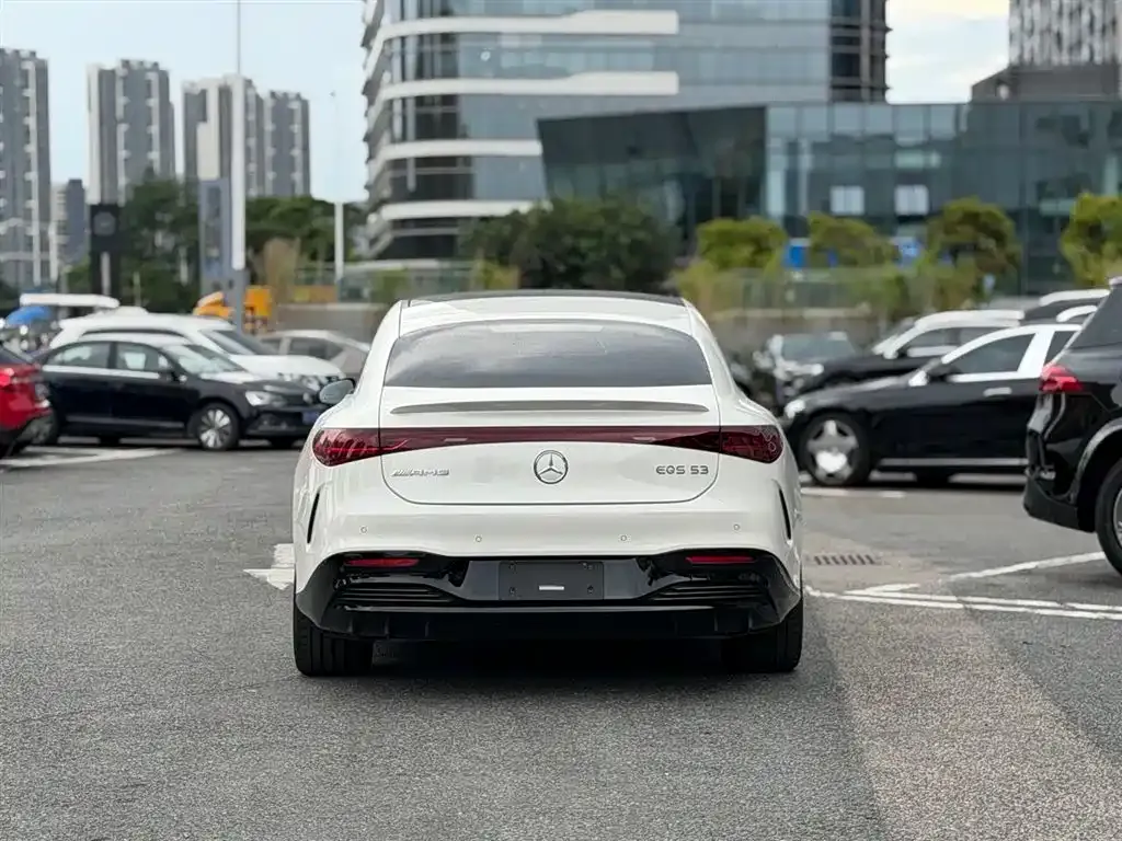 Mercedes-Benz EQS AMG — фото 7