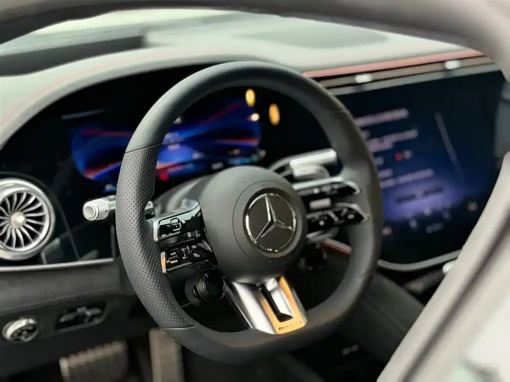 Mercedes-Benz EQS AMG — фото 4
