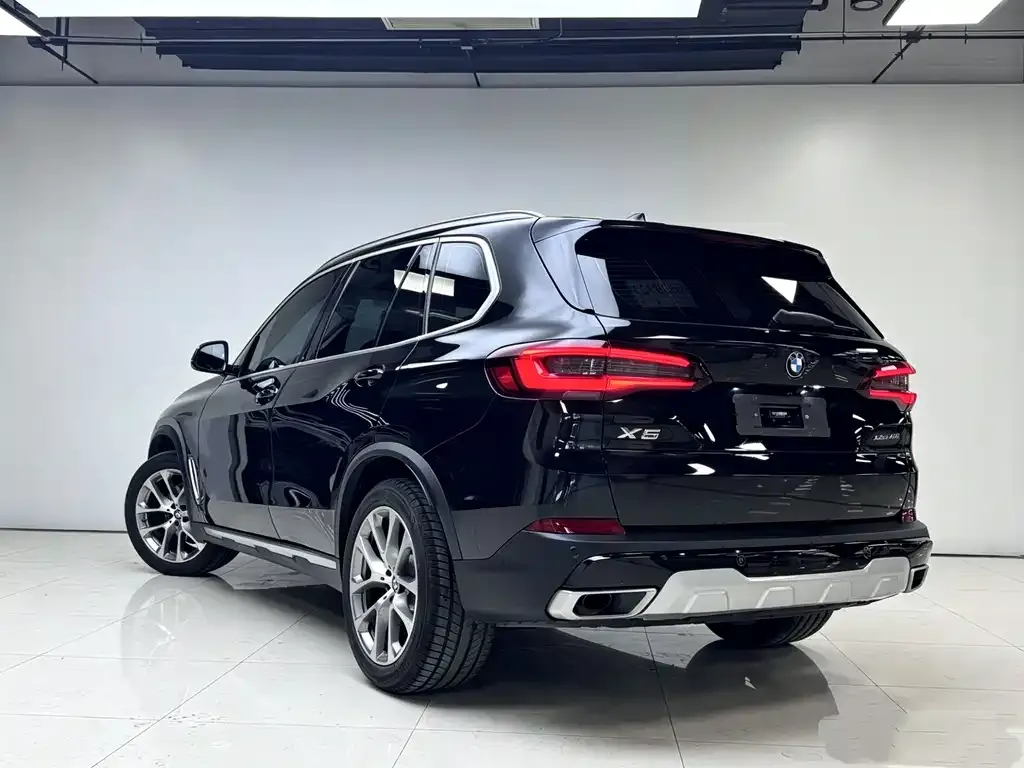 BMW X5 (Import) — фото 5