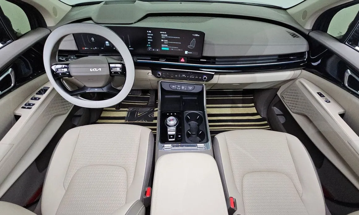 Kia Carnival — фото 10