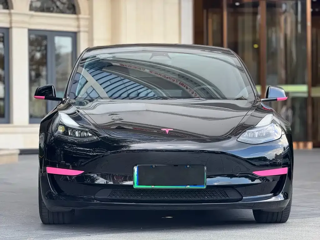Tesla Model 3 — фото 9