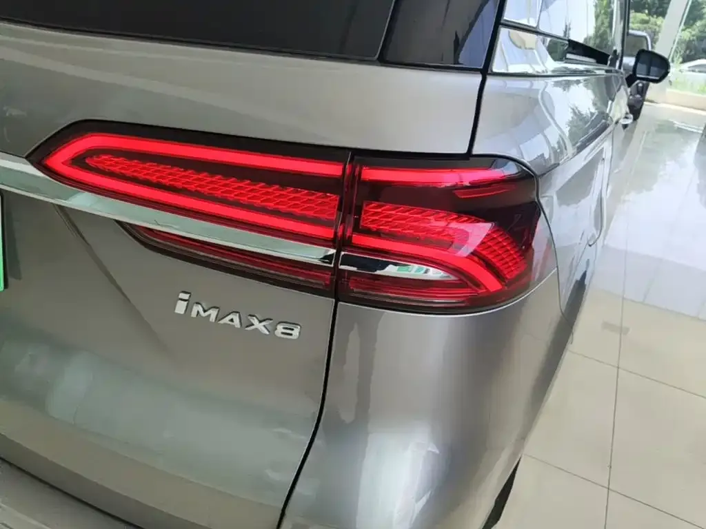 Roewe iMAX8 New Energy — фото 2