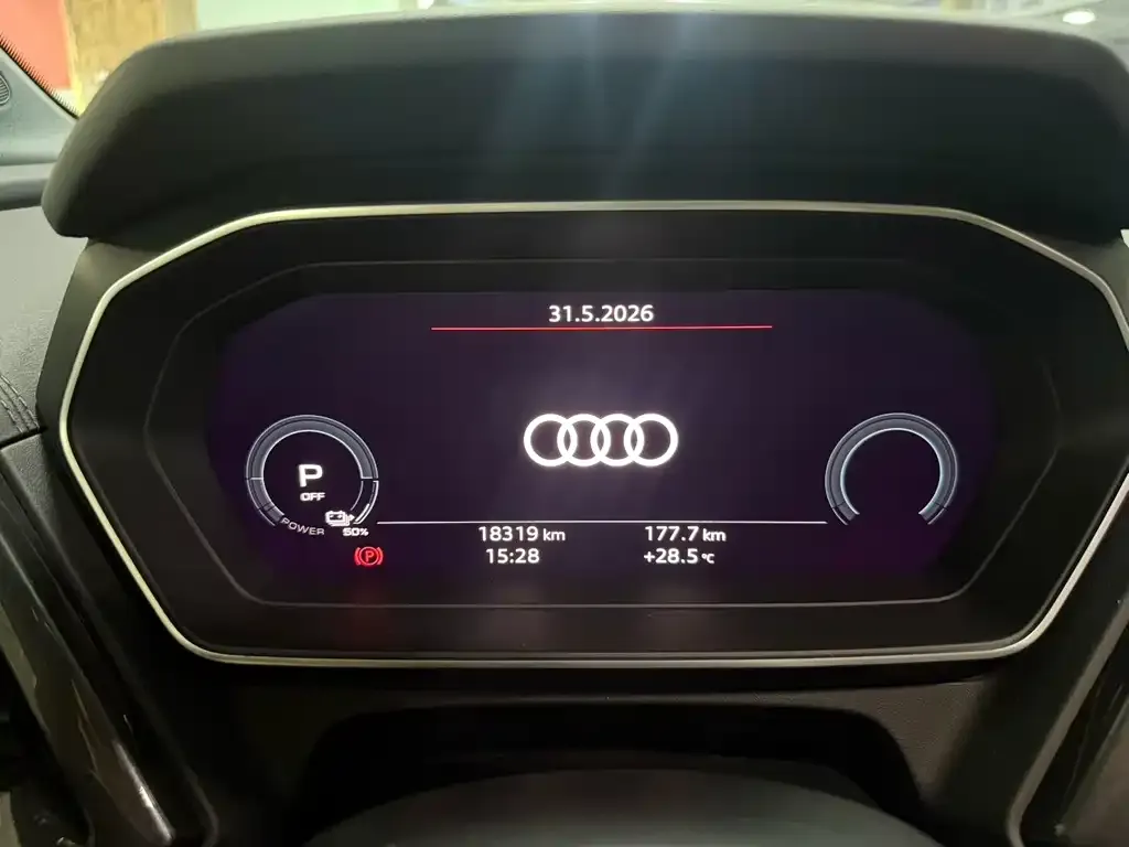 Audi Q4 e-tron — фото 2