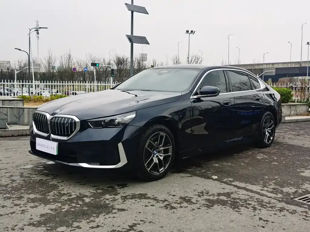 BMW i5 — фото 1