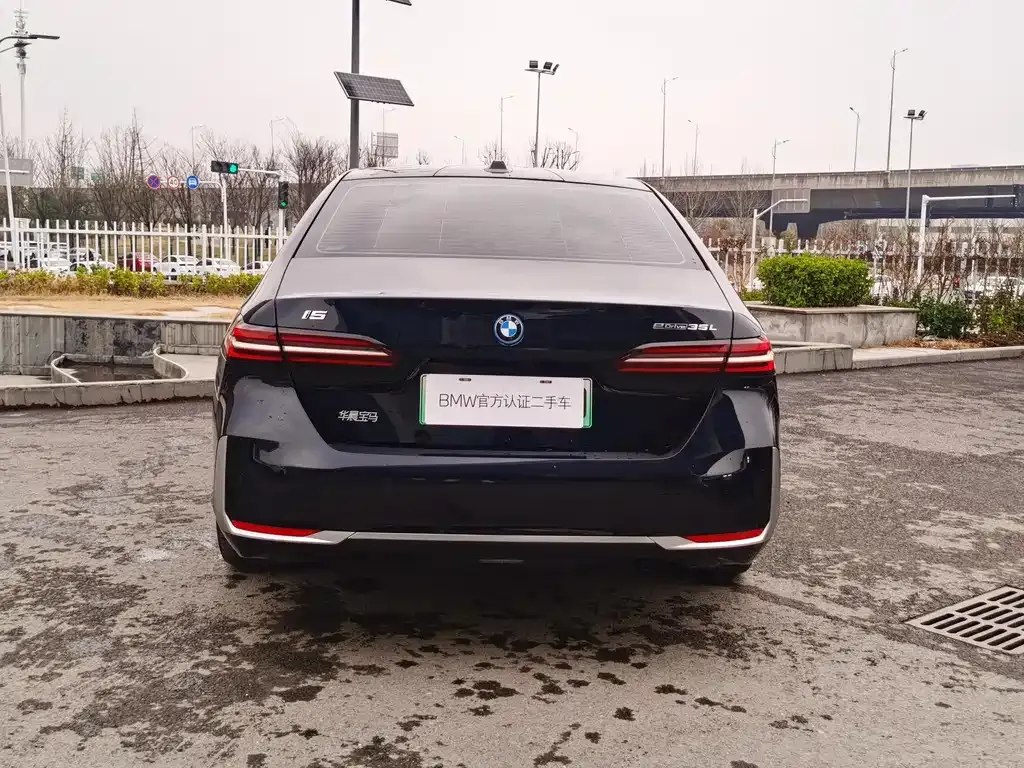 BMW i5 — фото 5