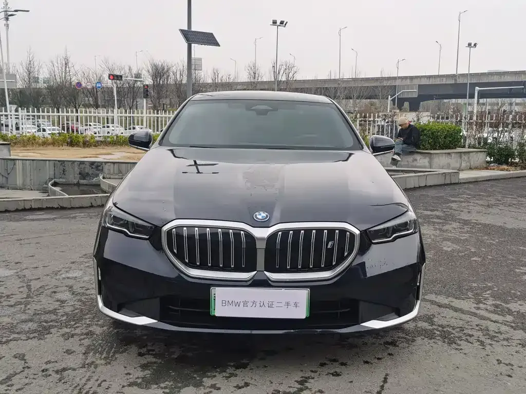 BMW i5 — фото 10