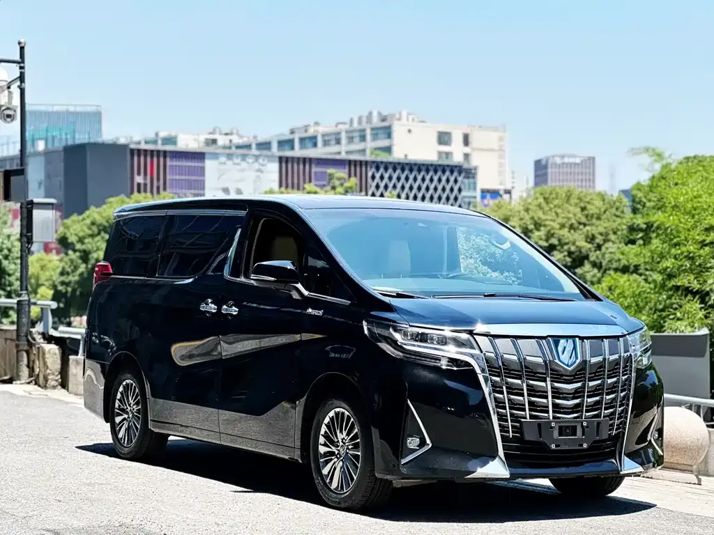 Toyota Alphard — фото 6