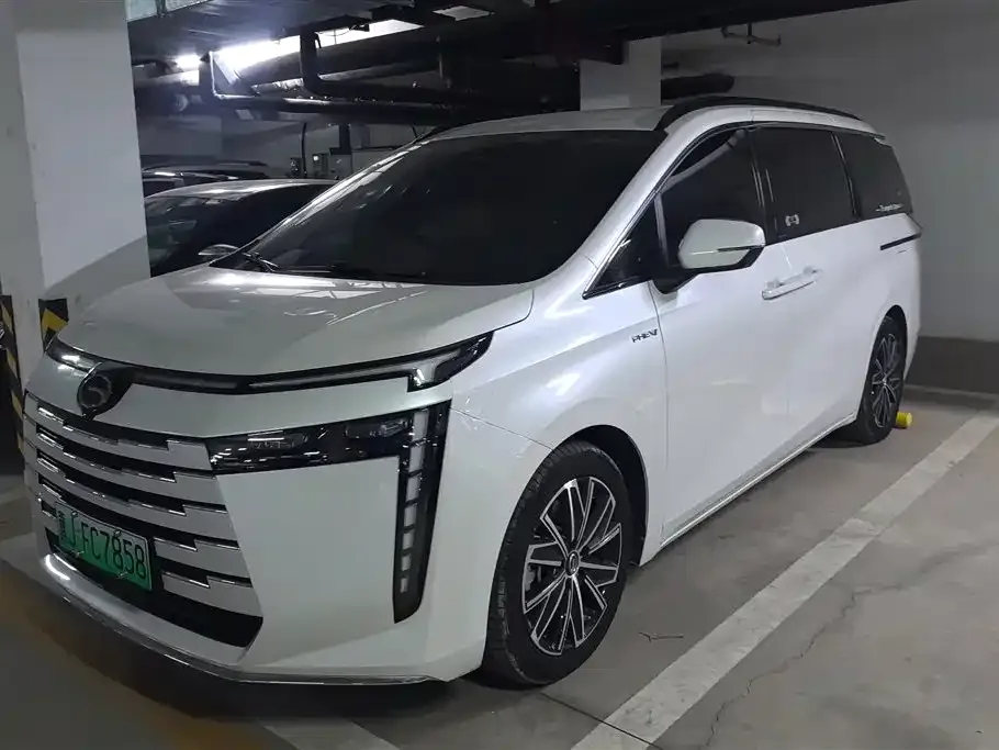 GAC Motor 传祺E8 PHEV — фото 1