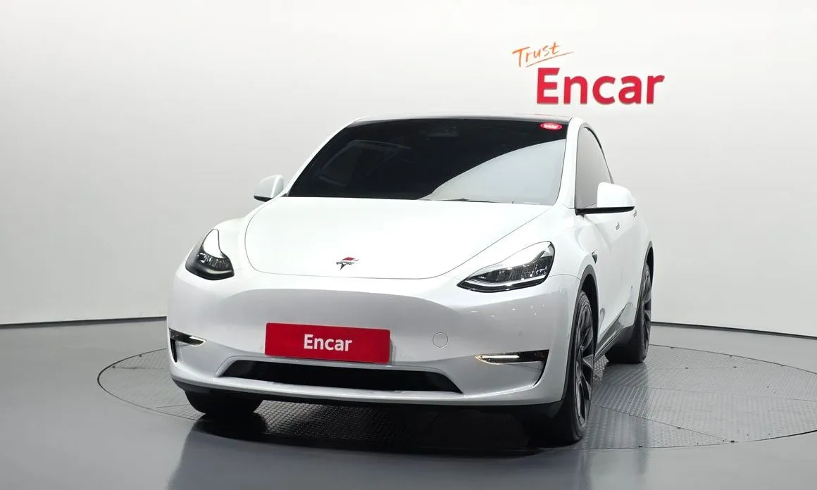 Tesla Model Y — фото 8