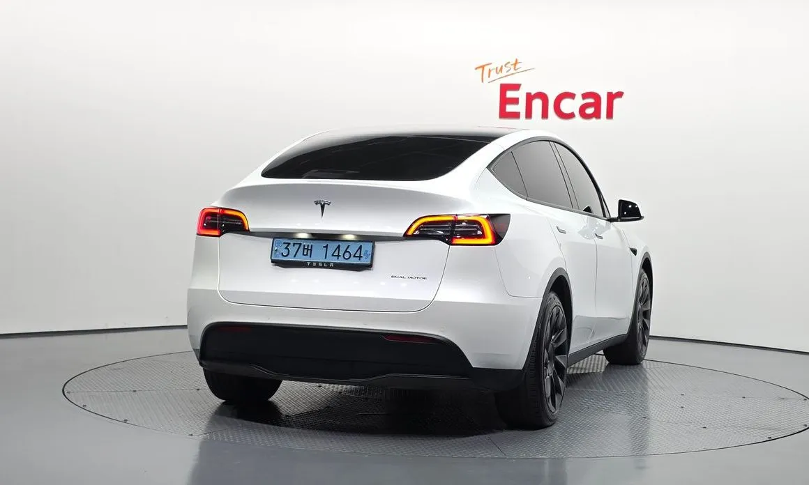 Tesla Model Y — фото 2