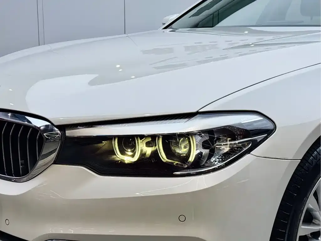 BMW 5 Series — фото 3
