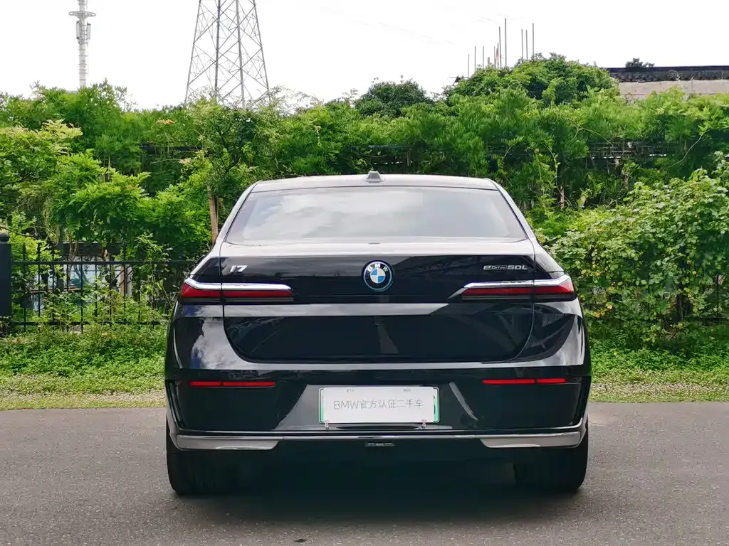 BMW i7 — фото 2