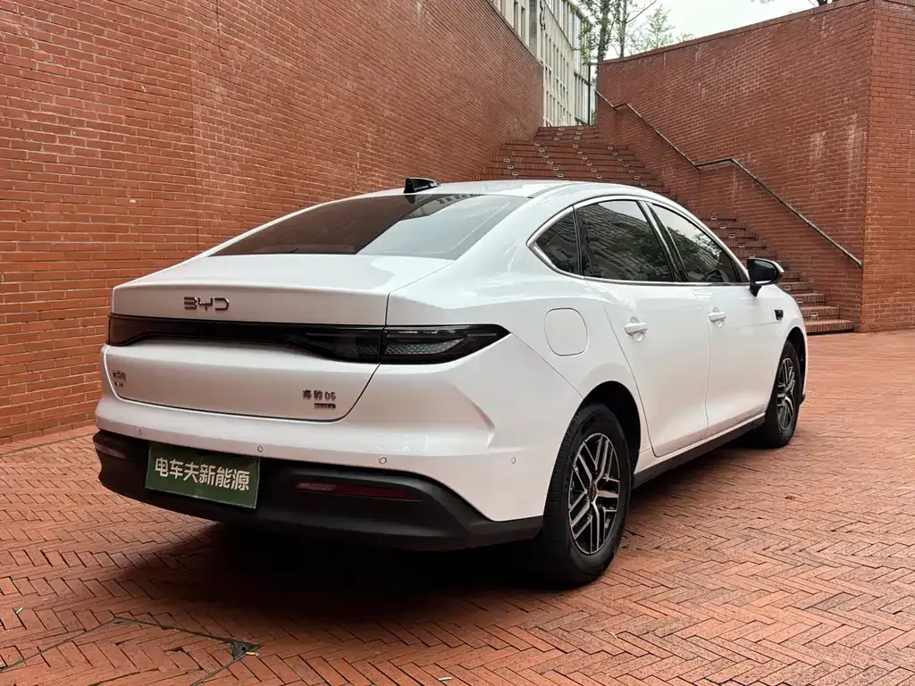 BYD Seal 05 DM-i — фото 7