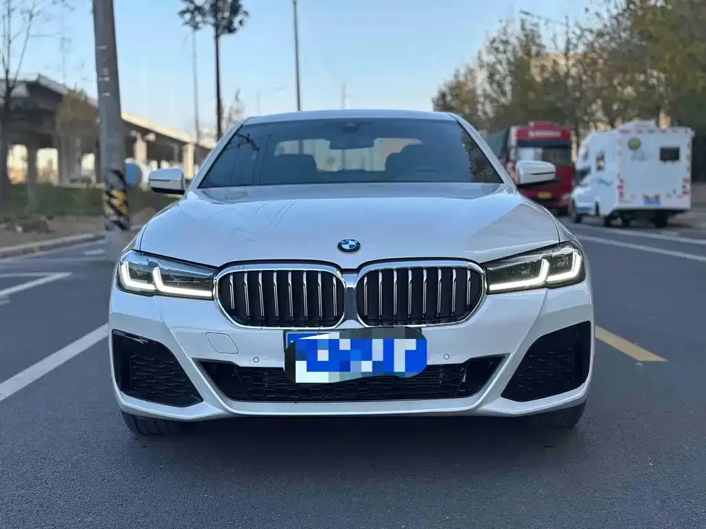 BMW 5 Series — фото 2