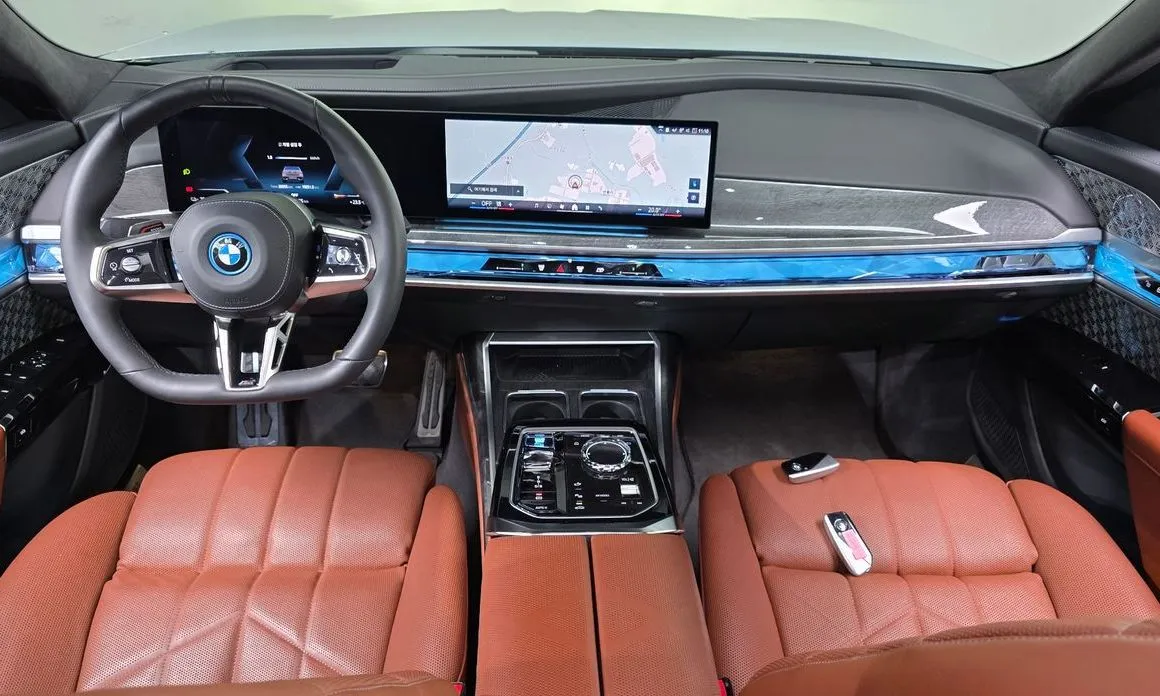 BMW i7 — фото 10