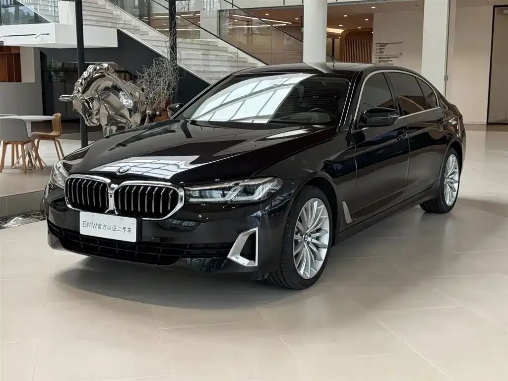 BMW 5 Series — фото 1