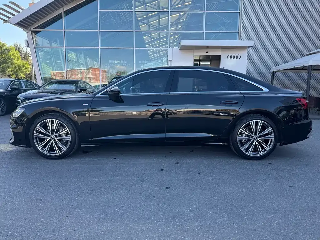 Audi A6L — фото 6