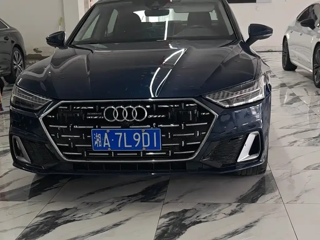 Audi A7L — фото 10
