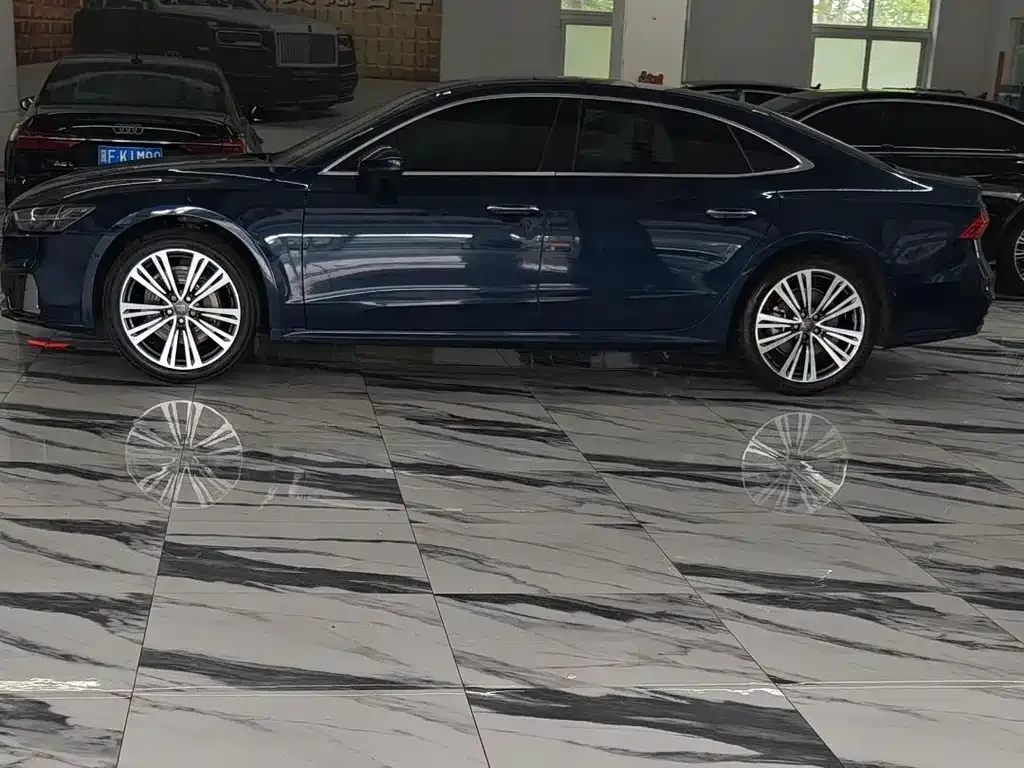 Audi A7L — фото 9