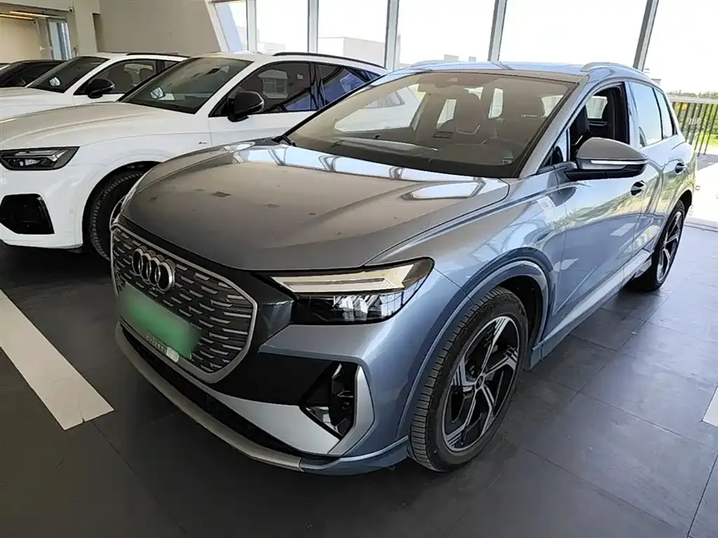 Audi Q4 e-tron — фото 7